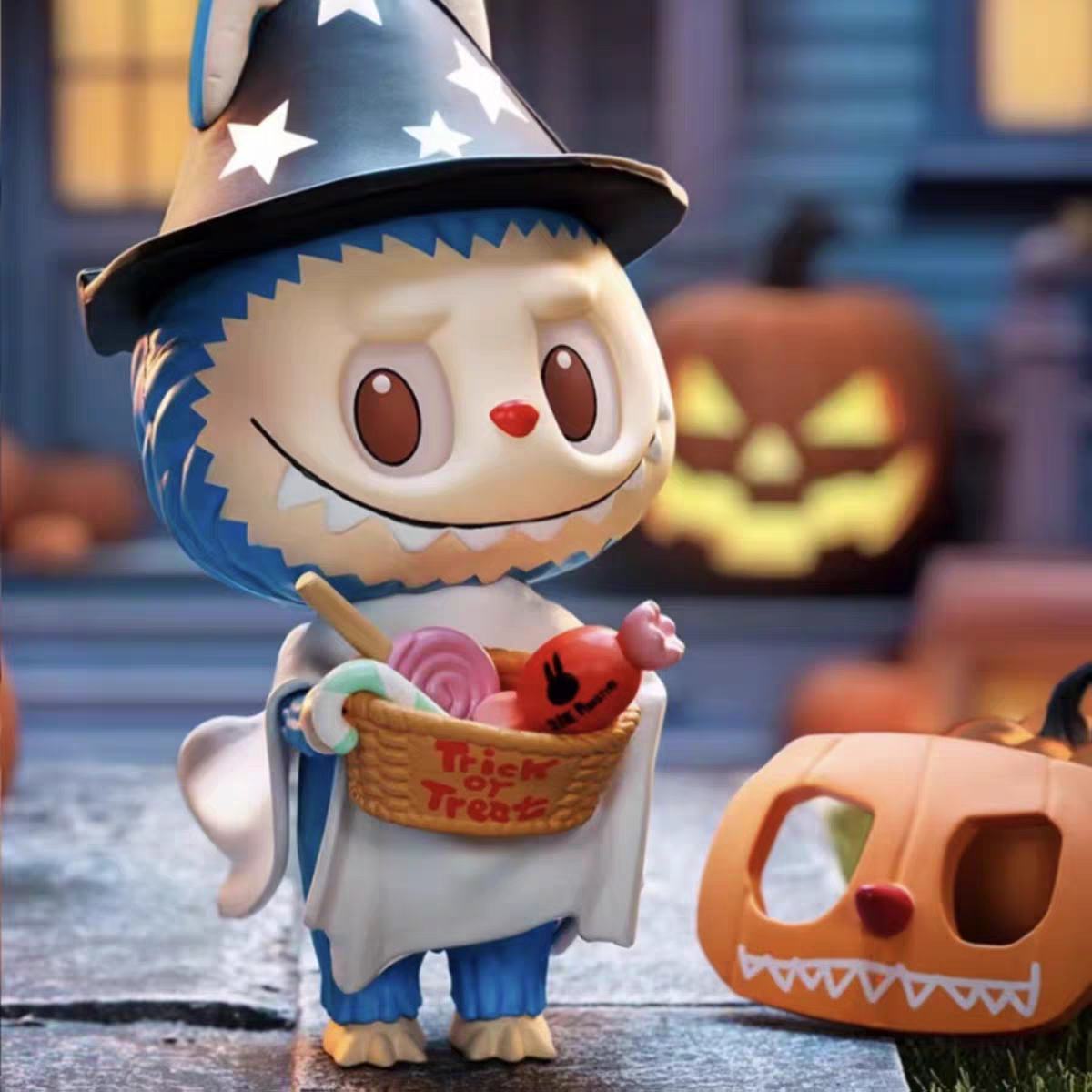 LABUBU Trick-or-Treater Figure