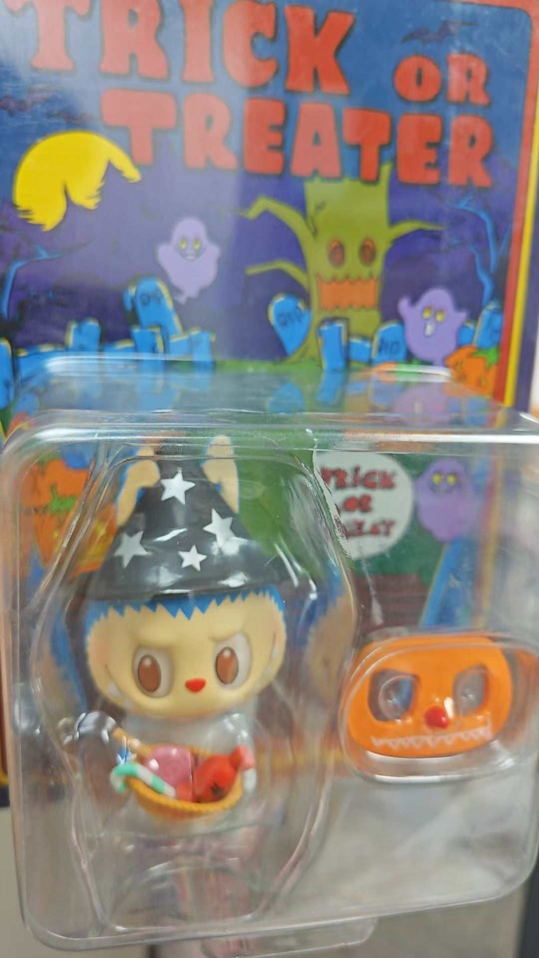 LABUBU Trick-or-Treater Figure