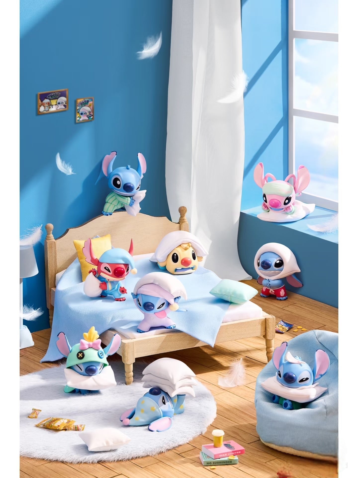 Stitch Pillow Fight figures