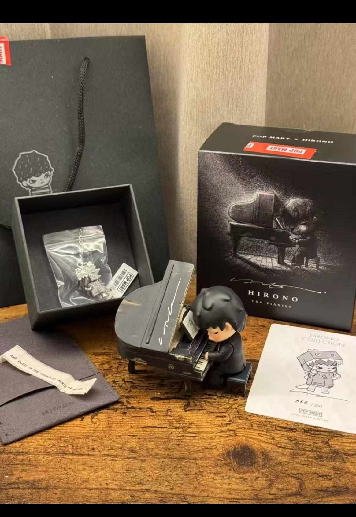 Hirono The Pianist series figure(faster shipping)