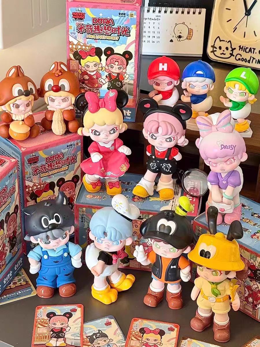 DORA LOVES MICKEY SERIES BLIND BOX
