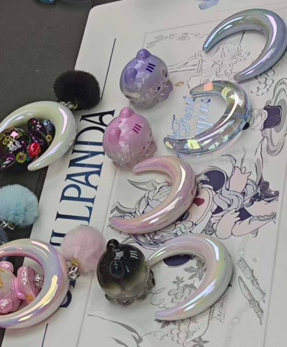 little bow/shooting star/moon chain (pick in live)